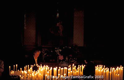 The treasury lies below the main alter and contains much medieval gold and silver works
[Duomo - Milan - Italy]