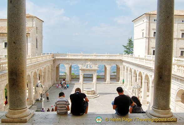 View of the second cloister with its Renaissance well