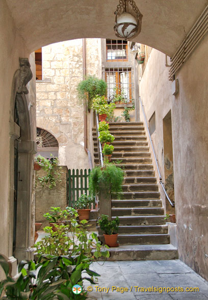 A beautiful archway in Orvieto historic centre