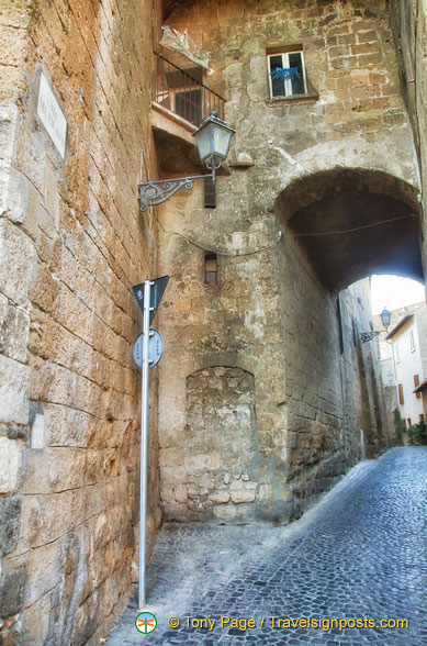 Looking down Via del Paradiso