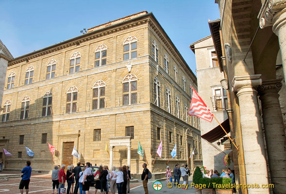 Palazzo Piccolomini