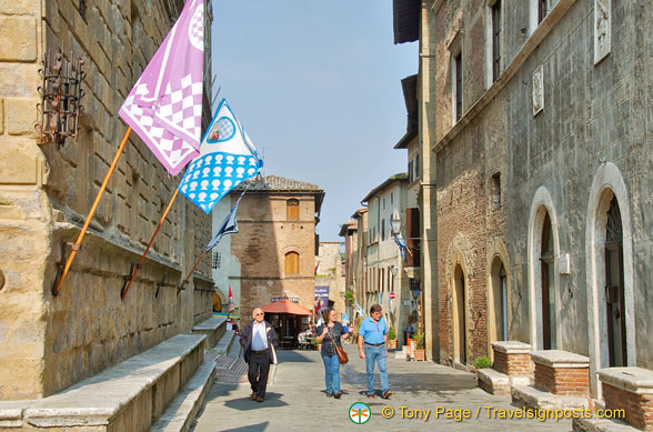 Exploring the sights of Pienza