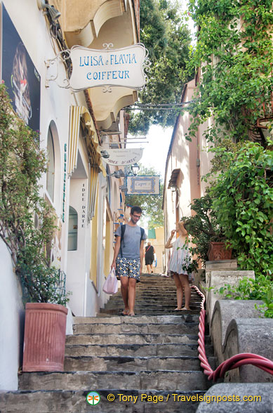 Hairdresser and shops on Via Leucosia