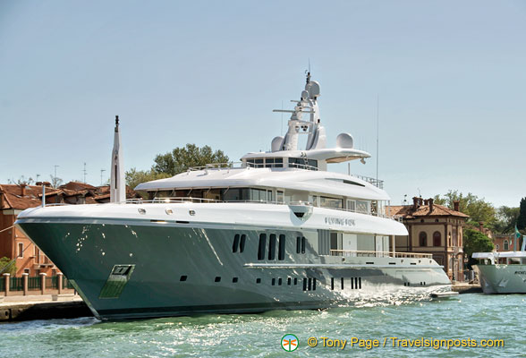 The Flying Fox - a luxurious cruiser on the Grand Canal