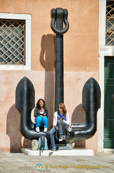 Anchor in front of the Museo Storico Navale