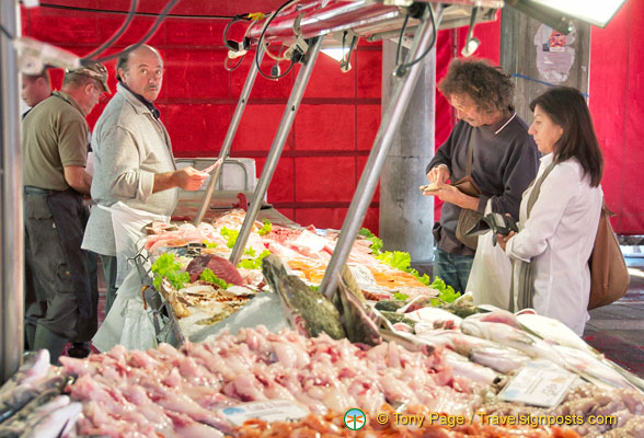 Chefs buying seafood at Rialto fish market