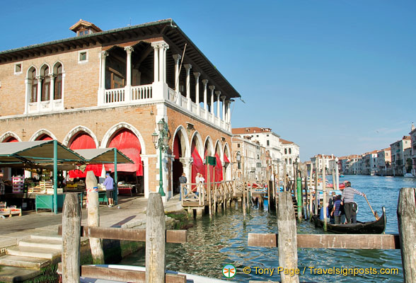 Rialto markets and the S.Sofia traghetto stop