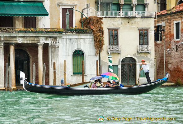 Gondola ride in the San Polo area