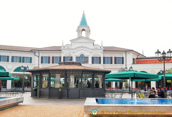 The Veneto outlet with its Venetian architecture