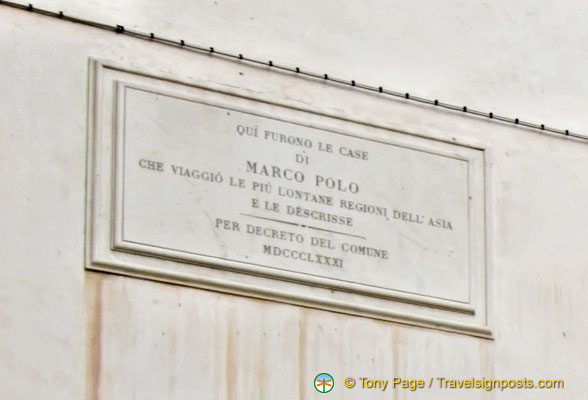 Plaque indicating that Marco Polo once lived here