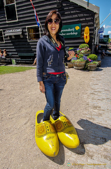 Woodenshoe workshop