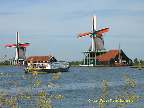 A summer cruise in the open-topped boats