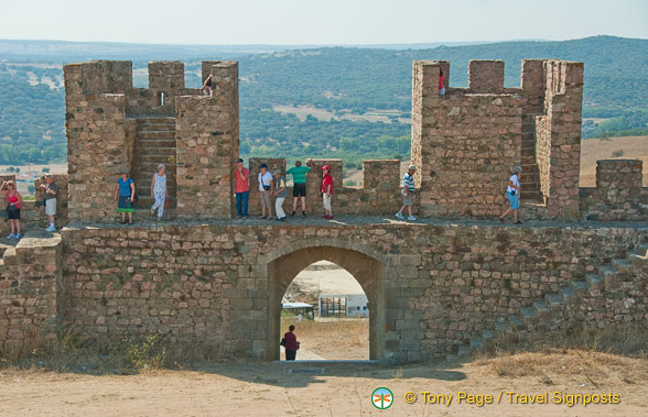 Arraiolos castle walls and towers