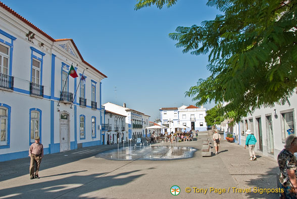 Arraiolos Town Hall on Praça Lima e Brito