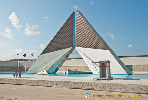 Monument to the Overseas Combatants