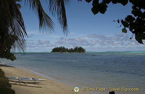 This is the beach our hut overlooked.
Moorea, Tahiti