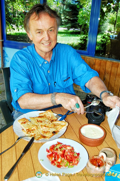 Tony enjoy some Turkish pide