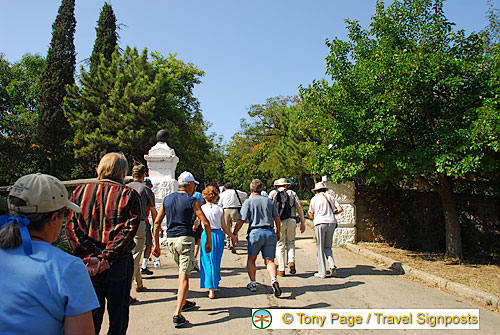 Walking up the Alley of Friendship to the Malakoff Barrow