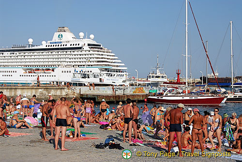 Sun and Sea: Yalta's Beaches