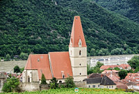 The huge roofs of Weissenkirchen