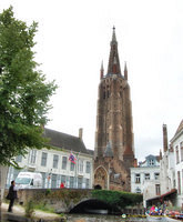 The towering Onze-Lieve-Vrouwekerk