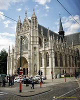 Several members of the royal court are buried here