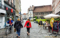 Korenmarkt shops and cafes