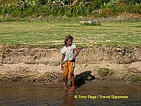 

[Aswan - Nile River -Egypt]