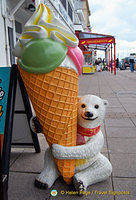 Like me, this bear likes icecream