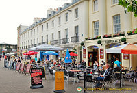 There are many restaurants and cafes on Vaughan Parade