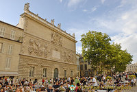 Restaurants next to the Palais des Papes 