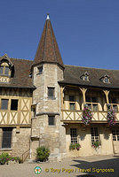 The Musée du Vin de Bourgogne on rue d'Enfer, Beaune