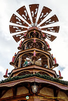 Alexanderplatz has the tallest Christmas pyramid in Germany