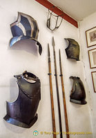 Marksburg Rüstkammer - armours