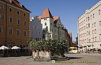 [Regensburg - Danube River Cruise - Germany]