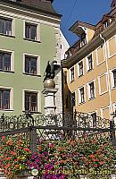 Fountain in front of the Hotel Kaiserhof