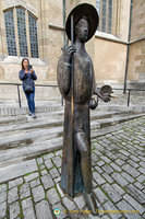 St James welcoming pilgrims outside Jakobskirche