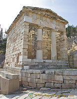 Delphi: the archaelogical site