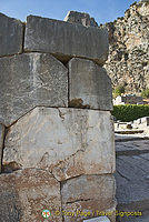 Delphi: the archaelogical site