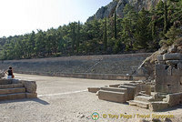 Delphi: the archaelogical site