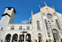 View of Como Duomo and the Porta Torre