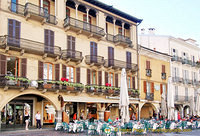 Cafes and restaurants on Cathedral square