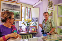 Tony chatting to Francesca Gori as she works on her handbag