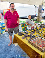 A friendly stallholder on Piazza Santo Spirito