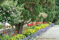 Isola Bella Garden flowers