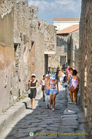 Vico del Lupanare where Pompeii Lupanar is