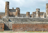 Pompeii ruins