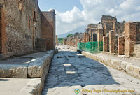 Pompeii street