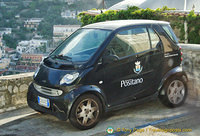 A Positano Comune smart car