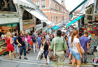 Coming down to San Polo on the Rialto Bridge